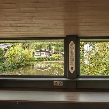 Prachtige Wabi Sabi Aan Het Water! * Geel